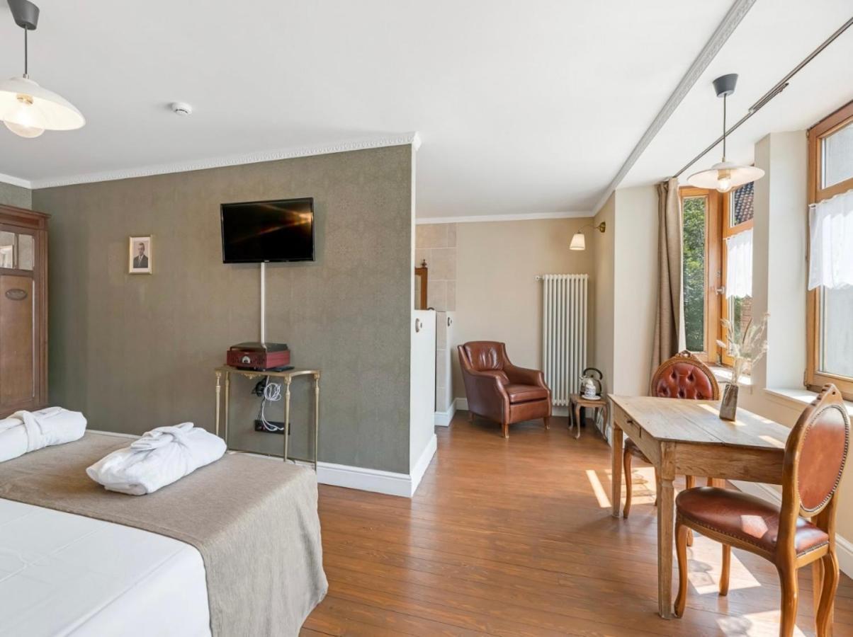 Cafe Rene Borgloon Bed & Breakfast Dış mekan fotoğraf