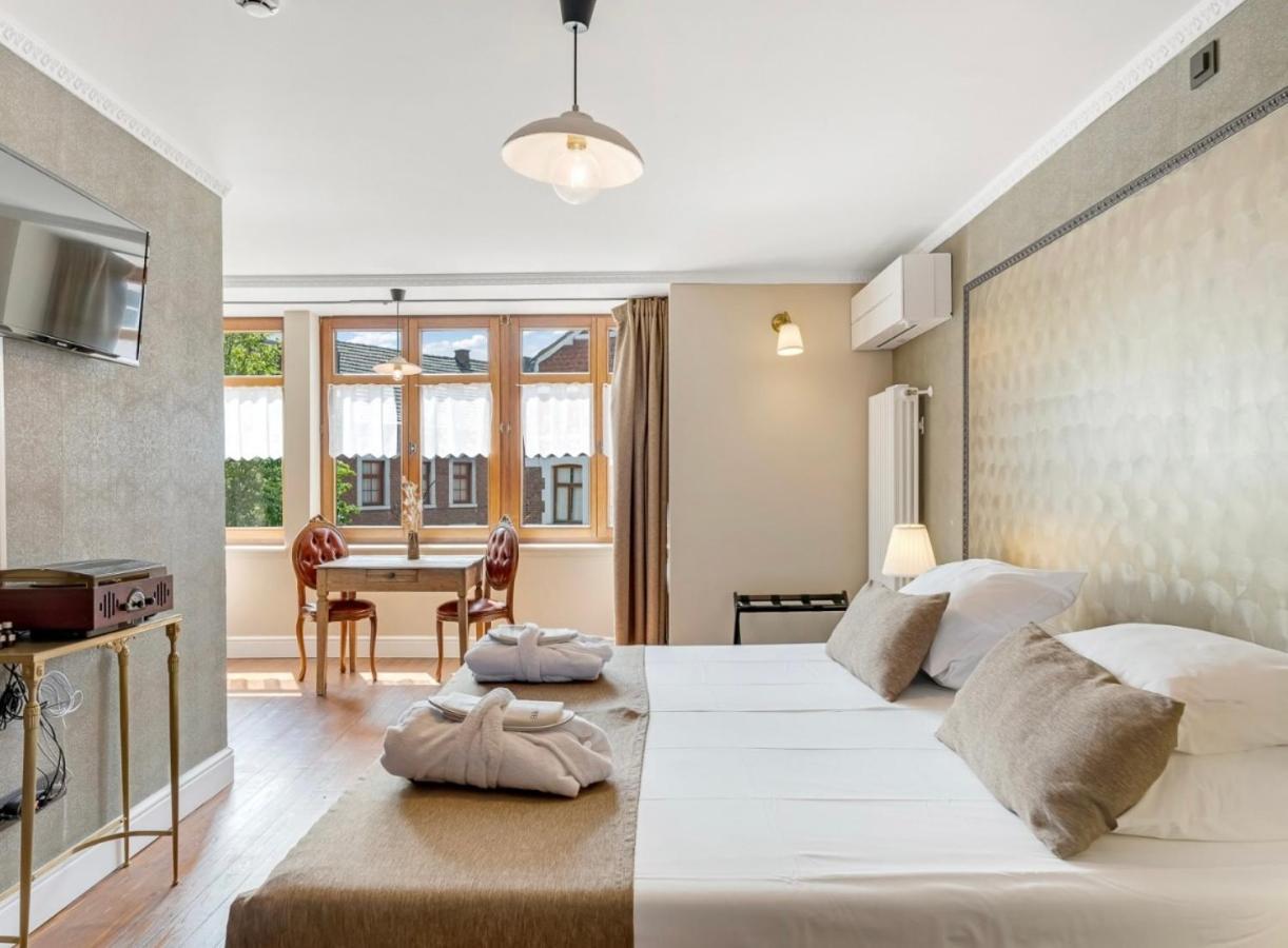 Cafe Rene Borgloon Bed & Breakfast Dış mekan fotoğraf